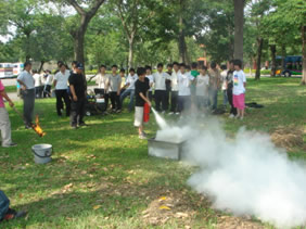 學生滅火演練照片