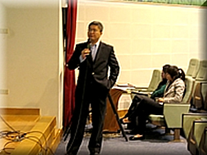 董事長蔡政育演講照片