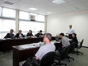 廠商聽取簡報照片