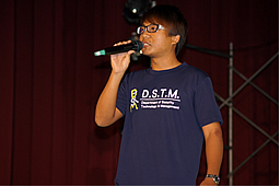 蔡育文演唱照片