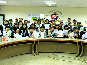 飛翔的心同學合影照片