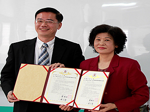 本校與興華中學簽約照片