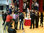 貴賓切蛋糕照片