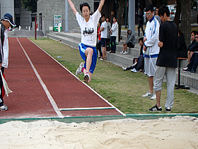 跳遠比賽照片