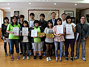 蘇校長頒獎給全國大專校院學生社團榮獲績優獎社團照片