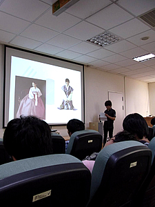 鄭式閔同學演講照片