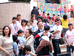 貴賓與小朋友同樂照片