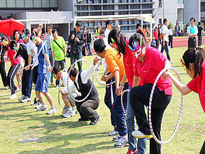 職員同心協力照片(續)