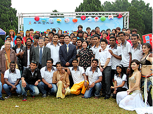 與會貴賓與表演人員合影照片