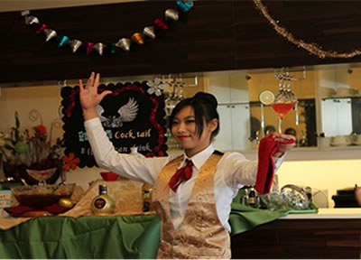 學生現場調酒照片