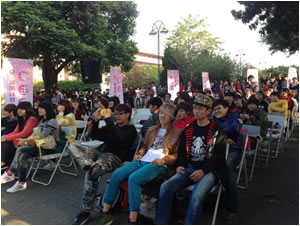 台下同學熱情參與照片