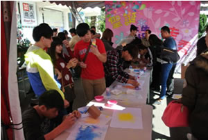 同學現場製作照片