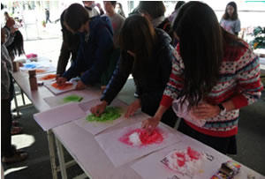 同學創意組合顏色照片