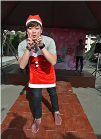 同學裝可愛創意走秀照片