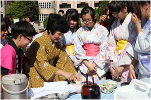 香本京子老師示範日本抹茶照片