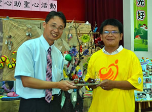 蕭紋旭助理教授購買作品照片