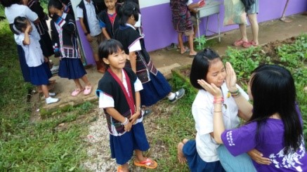 離別依依不捨照片