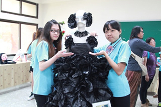 美容美髮造型設計系學生展示創作作品