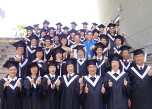 樂齡大學畢業照