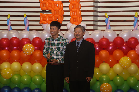 王家慶同學獲技職之光獎