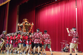 51週年校慶日本神轎一同歡慶