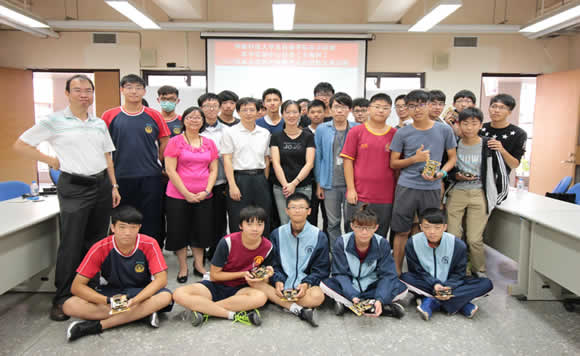 吳鳳盃機器人研習活動照片