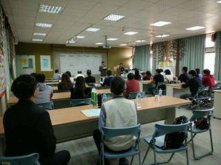 行流系系友回娘家照片