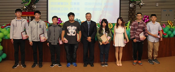 證照達人獎合照照片1