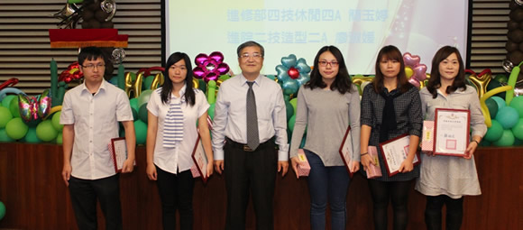 證照達人獎合照照片2