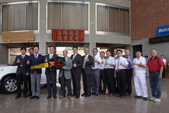 本田捐贈實習汽車照片