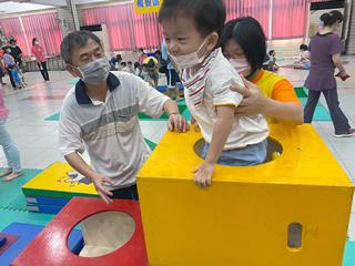 幼保系讓親子一起玩感統照片